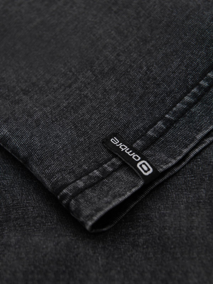 T-shirt męski z efektem sprania i guzikami przy dekolcie – czarny V1 OM-TSWT-0150