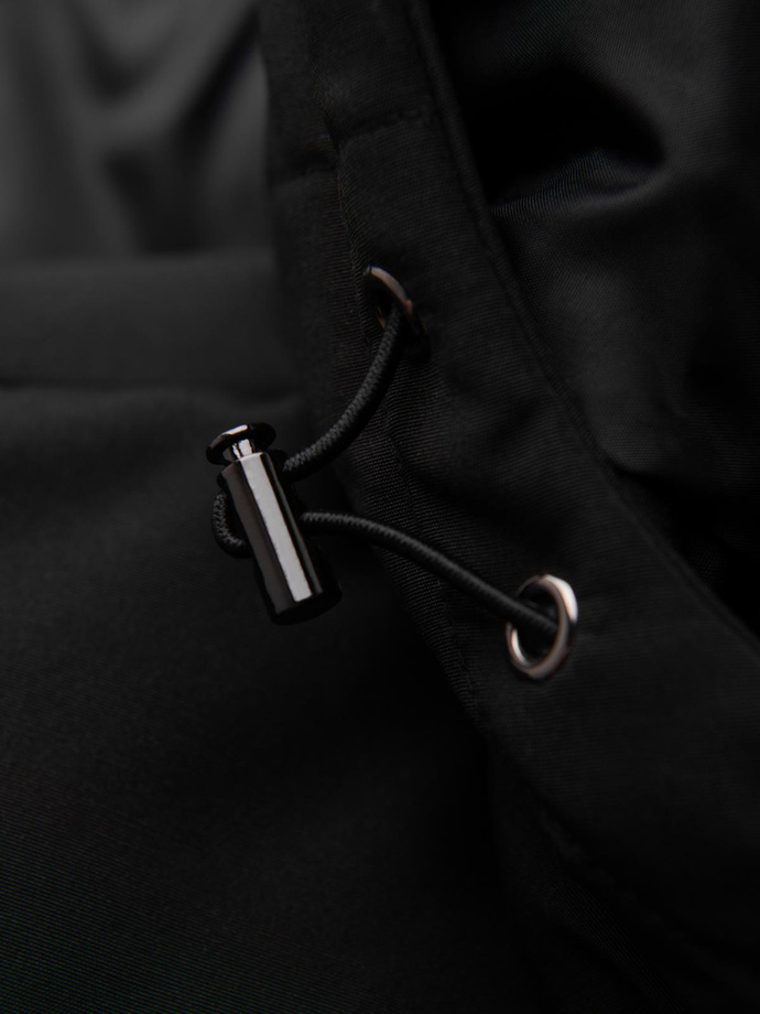 Kurtka męska z kapturem z geometrycznym pikowaniem karo – czarna V1 OM-JAHP-0237