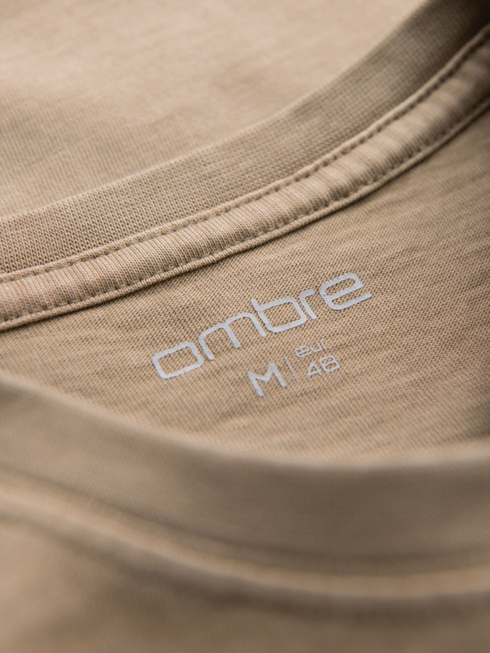 Bawełniana koszulka z nadrukiem na klatce i plecach - ciemnobeżowa V2 OM-TSWT-0201