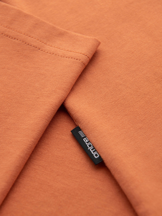 T-shirt męski bawełniany z printowaną kieszonką –  pomarańczowy V3 OM-TSPT-0227