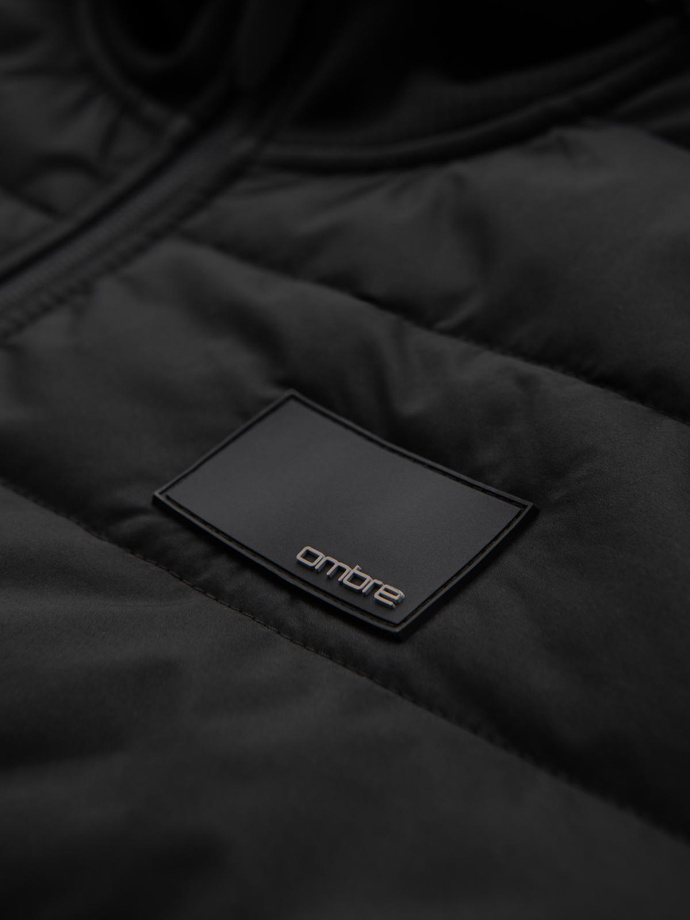 Kurtka lekka męska z łączonych materiałów z kapturem i ozdobnym pikowaniem – czarna V5 OM-JANP-0160