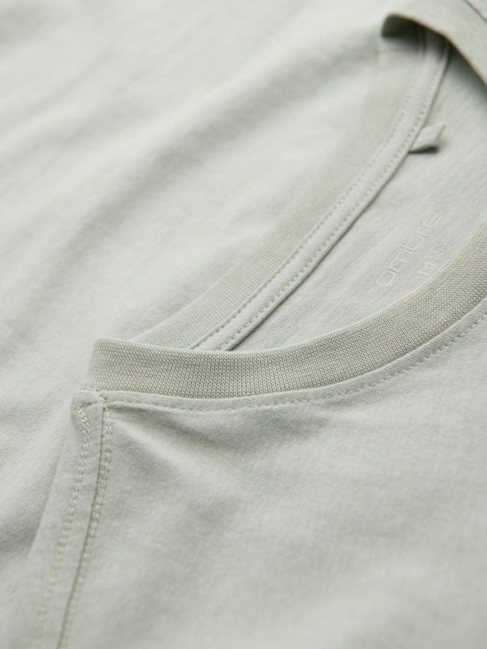 Casualowy męski t-shirt z naszywką na kieszeni – jasnoszary V2 OM-TSCT-0109