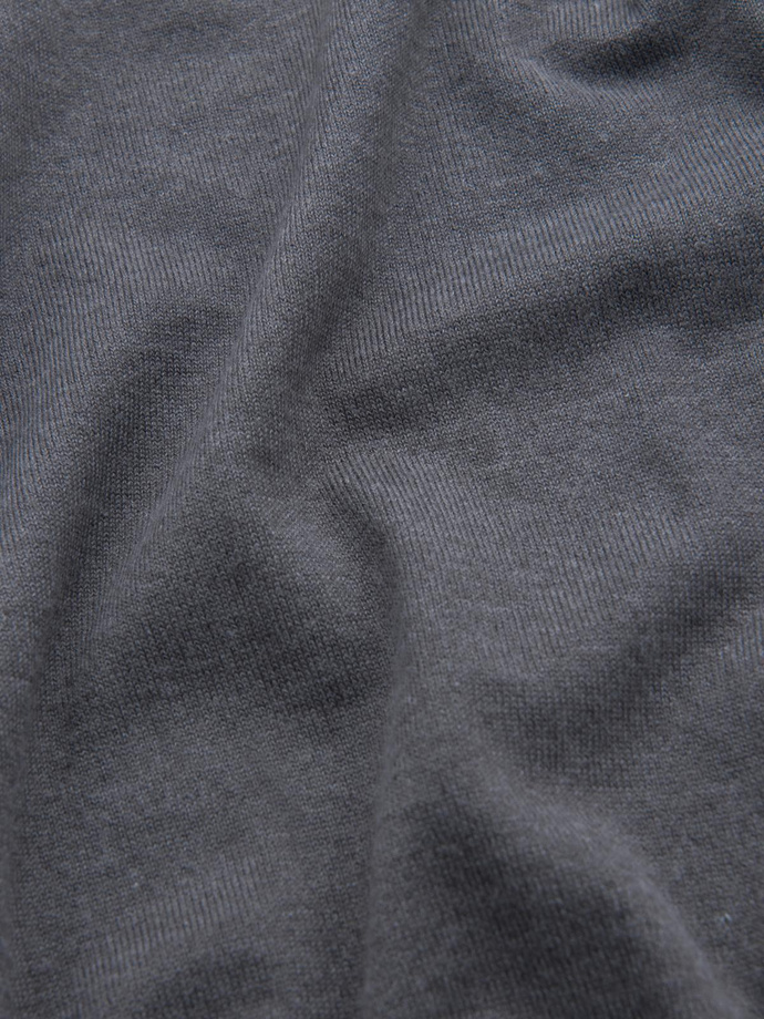 Klasyczny sweter męski z wiskozą BASIC z okrągłym dekoltem – szary melanż V1 OM-SWBS-0106