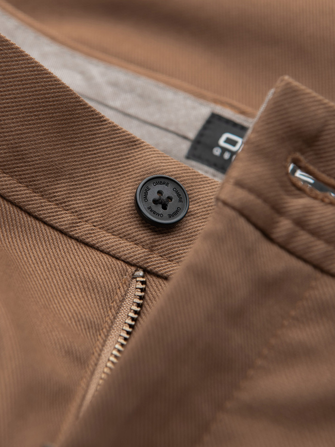 Spodnie męskie chino SLIM FIT z delikatną teksturą - brązowe V2 OM-PACP-0190