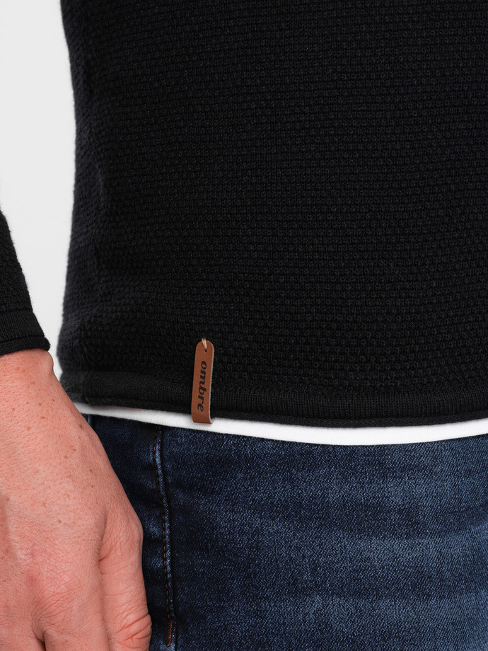 Bawełniany sweter męski z okrągłym dekoltem - czarny V1 OM-SWSW-0103