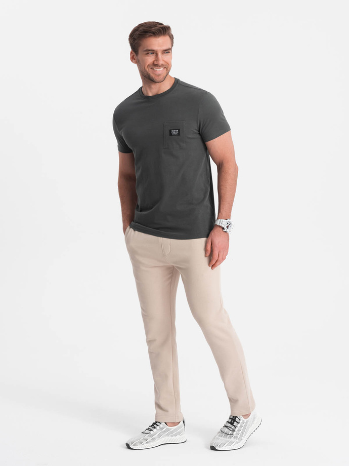 Casualowy t-shirt męski z naszywką na kieszeni – grafitowy V11 OM-TSCT-0109