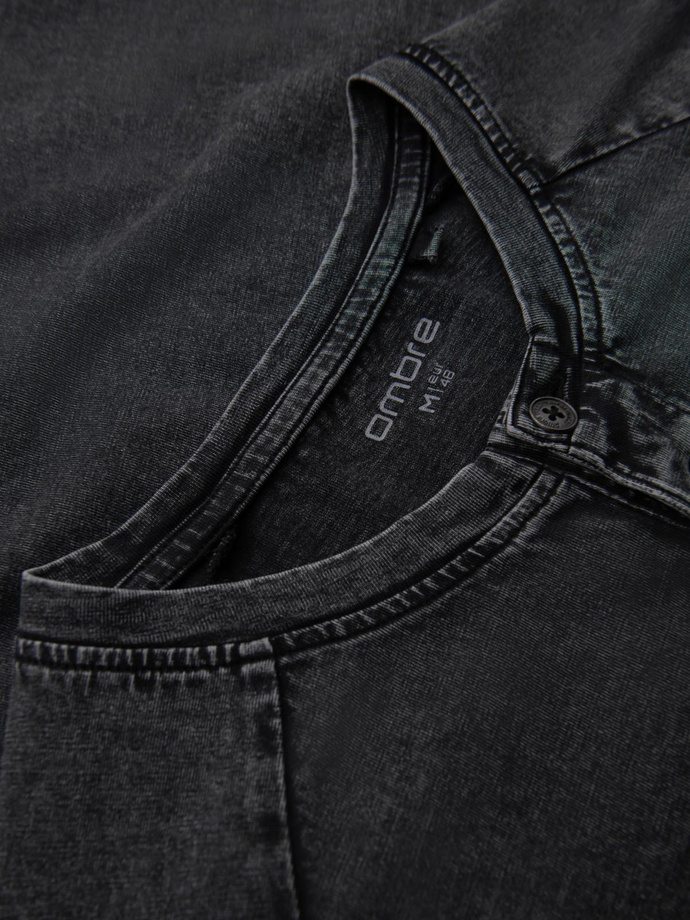 T-shirt męski z efektem sprania i guzikami przy dekolcie – czarny V1 OM-TSWT-0150