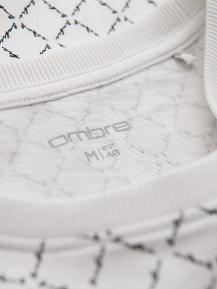 Męska koszulka dzianinowa z nadrukiem full print – biała V3 OM-TSFP-0250