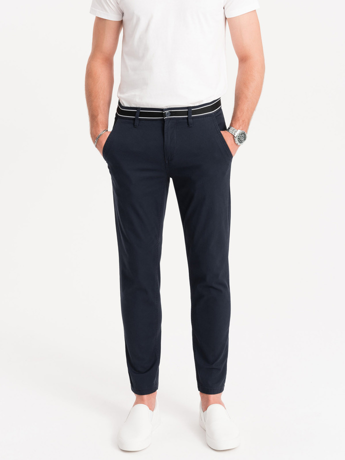 Męskie spodnie chino z ozdobną taśmą w pasie SLIM FIT – granatowe V2 OM-PACP-0118