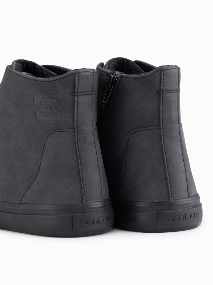 Wysokie męskie trampki z matową fakturą i wytłaczanym logo –  czarne V1 OM-FOTH-0185