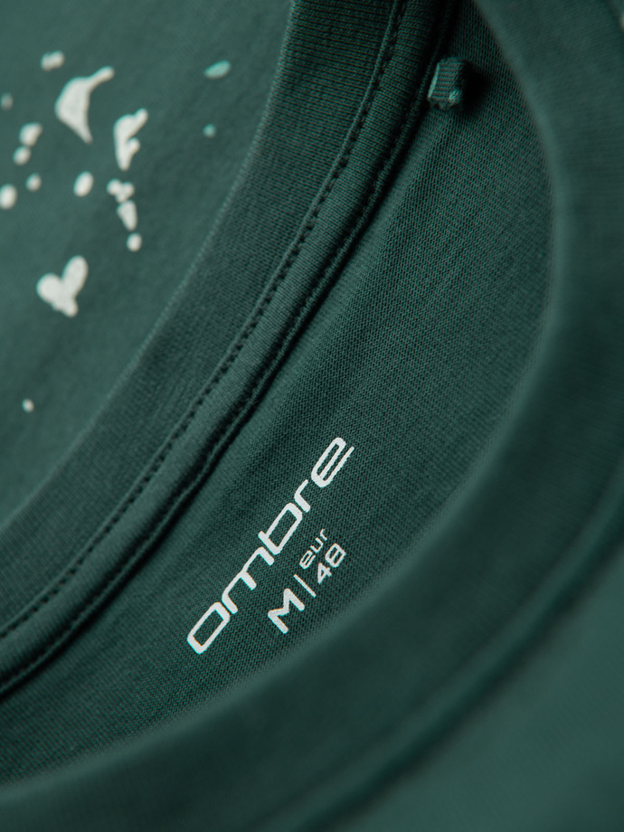 Men's printed t-shirt with round neckline - green V3 OM-TSFP-0187