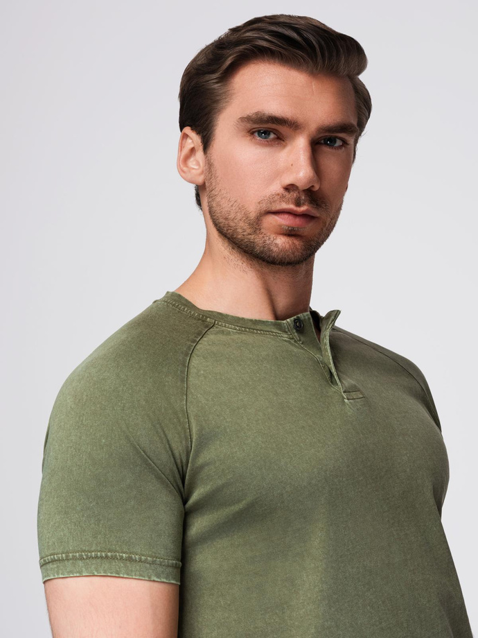 Men's t-shirt with wash effect and buttons at neckline - olive V4 OM-TSWT-0150