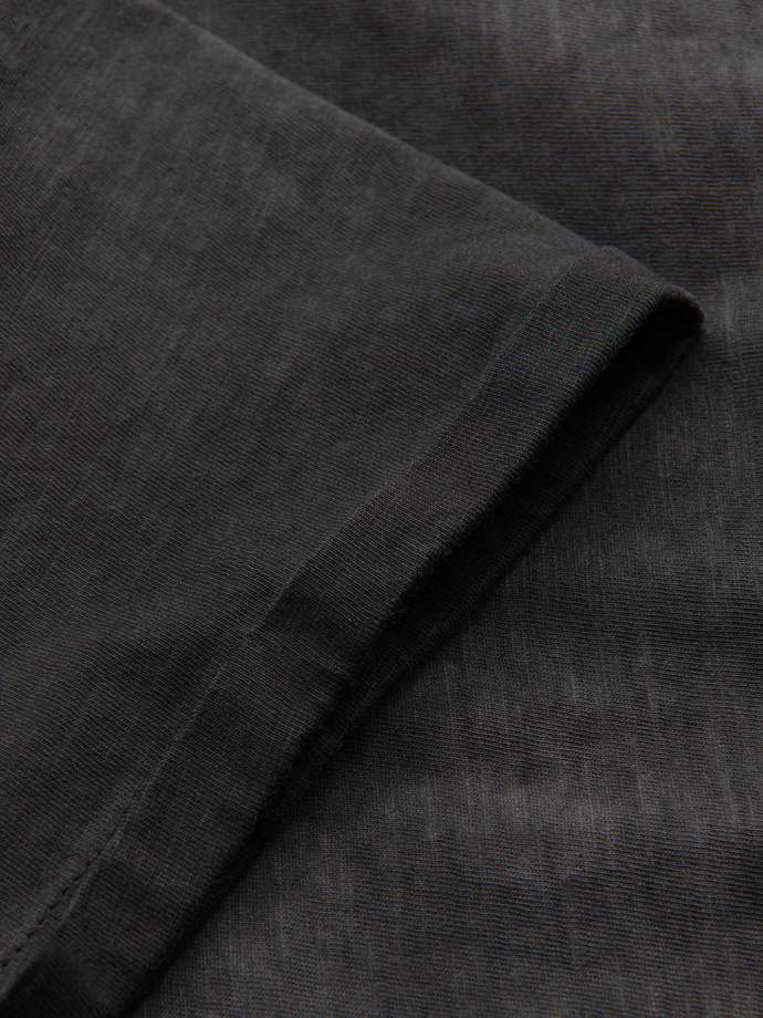 Men's brindle V-neck t-shirt with pocket - black V6 OM-TSCT-22SS-002