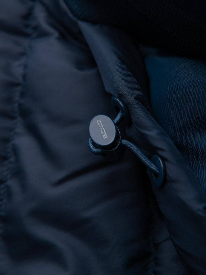 Pikowana kurtka bomberka z kapturem i dzianinowymi rękawami – granatowa V2 OM-JALP-0298