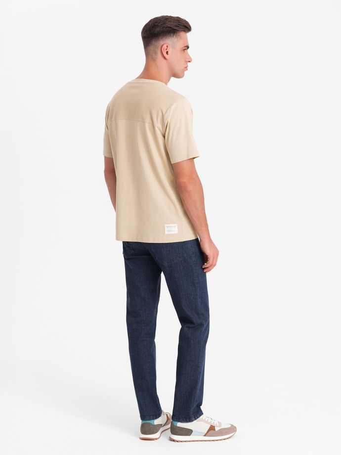 T-shirt męski LOOSE FIT z kieszonką – beżowy V1 OM-TSCT-0171