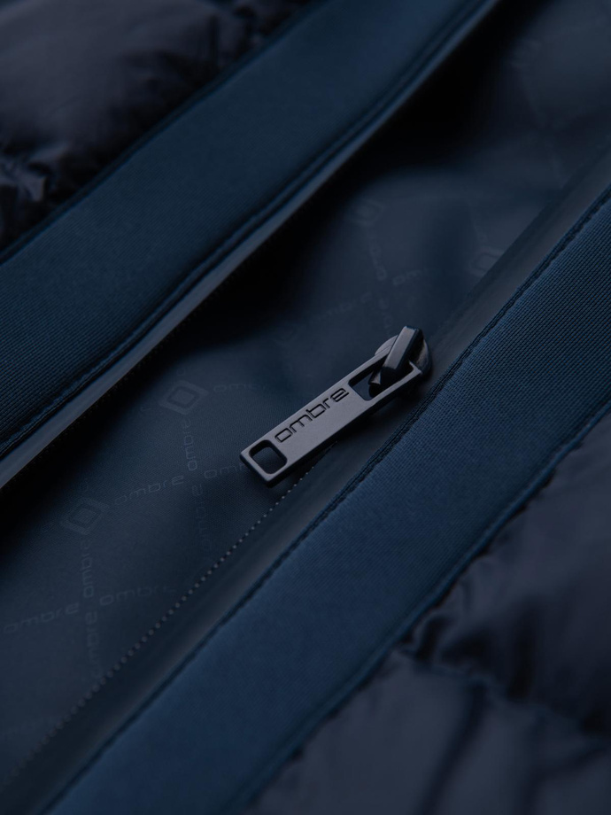 Pikowana kurtka bomberka z kapturem i dzianinowymi rękawami – granatowa V2 OM-JALP-0298