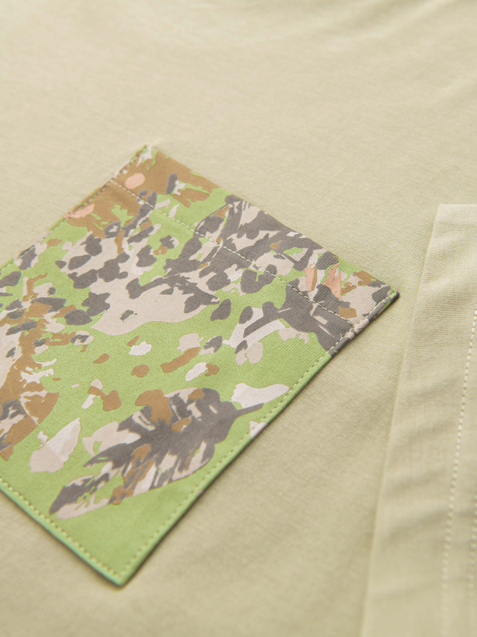 Men's cotton t-shirt with printed pocket - light grey V2 OM-TSPT-0227