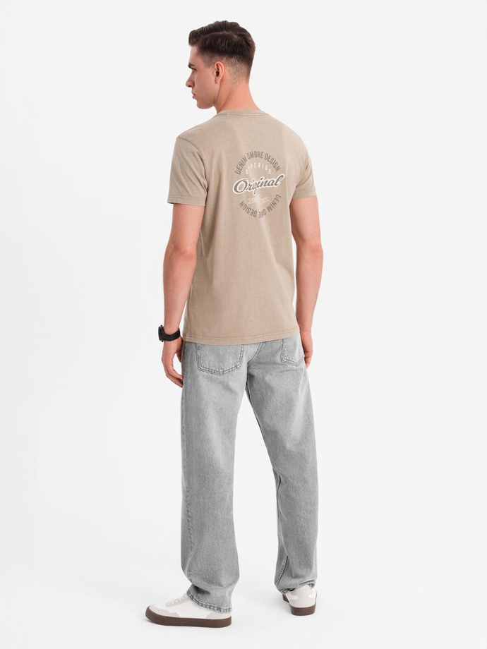 Bawełniana koszulka z nadrukiem na klatce i plecach - ciemnobeżowa V2 OM-TSWT-0201