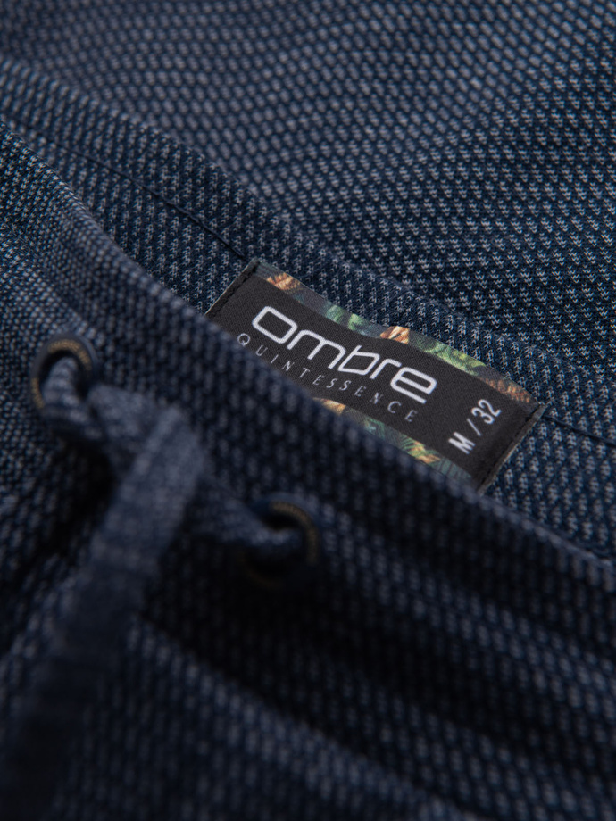 Męskie krótkie spodenki na gumce ze strukturalnej dzianiny – granatowe V1 OM-SRCS-0177