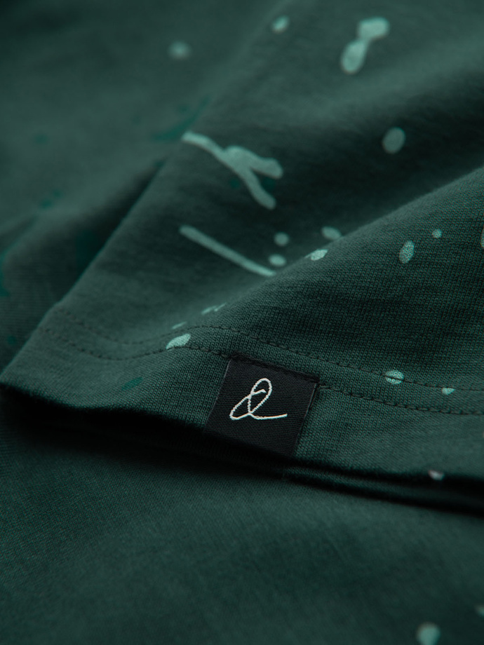 Men's printed t-shirt with round neckline - green V3 OM-TSFP-0187