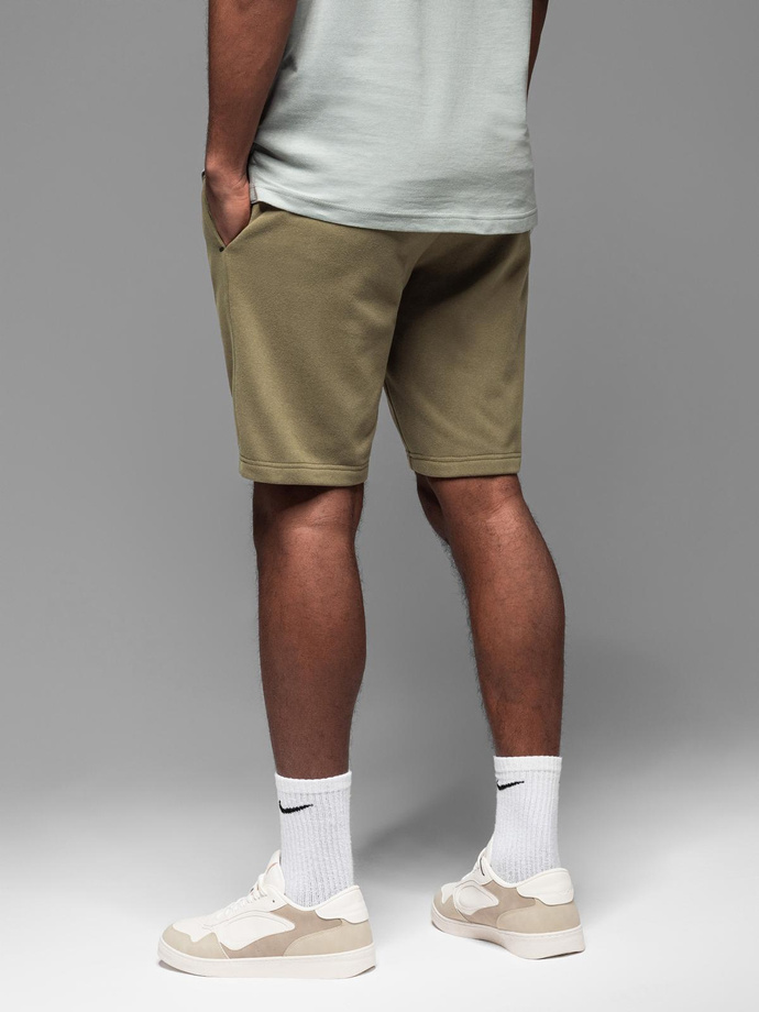 Dopasowane krótkie męskie spodenki dresowe z nadrukami – oliwkowe V4 OM-SRSK-0138
