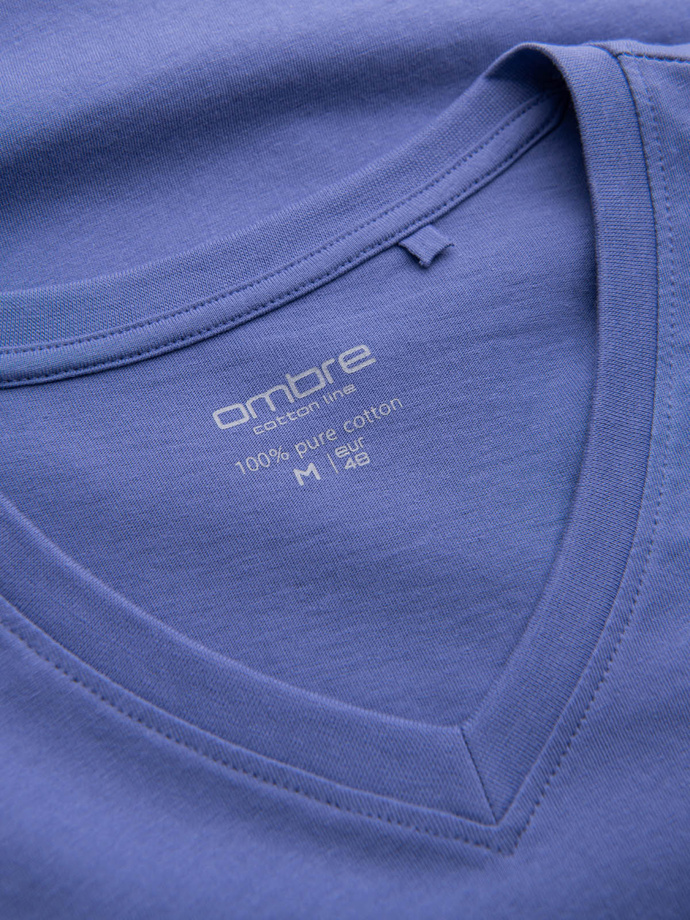 Bawełniana klasyczna męska koszulka z dekoltem w serek BASIC – fioletowa V12 OM-TSBS-0145