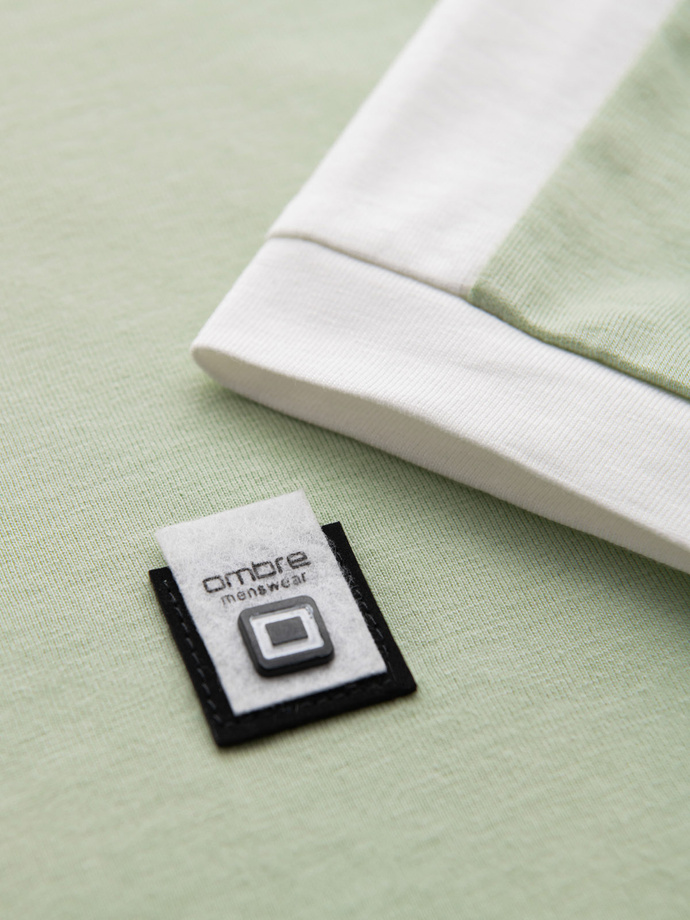 T-shirt męski z kontrastowymi lampasami – pistacjowy V9 OM-TSCT-0115