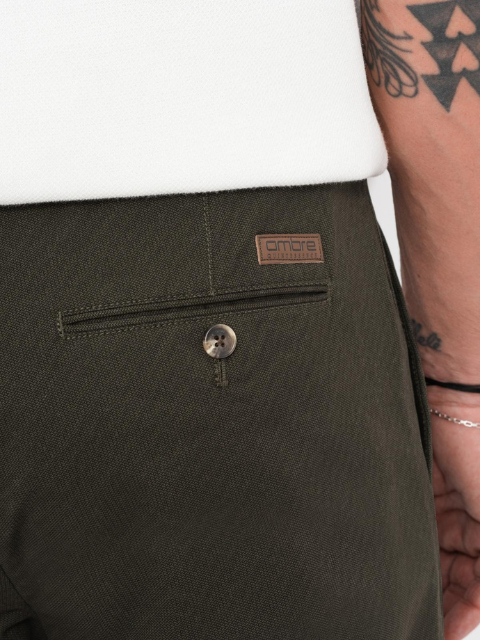 Męskie spodnie chino REGULAR FIT z delikatną strukturą – ciemnozielone V4  OM-PACP-0184