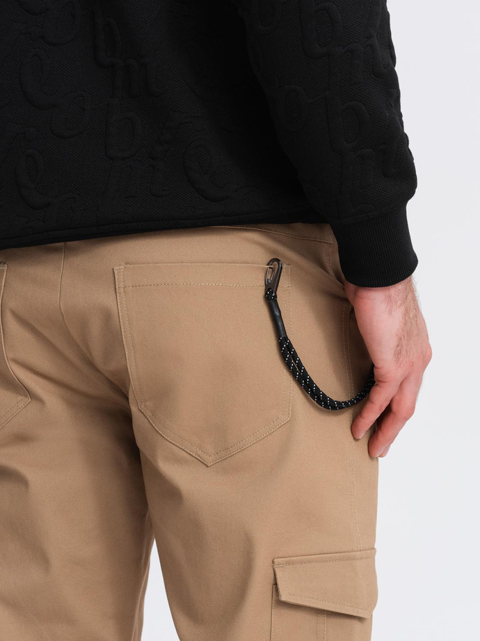 Spodnie męskie z kieszeniami cargo i ściągaczem na dole nogawki - ciepło-brązowe V2 OM-PACG-0189