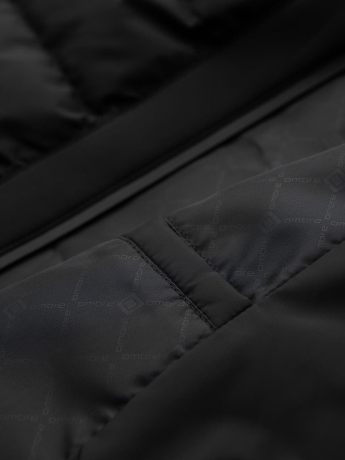 Pikowana kurtka bomberka z kapturem i dzianinowymi rękawami – czarna V1 OM-JALP-0298