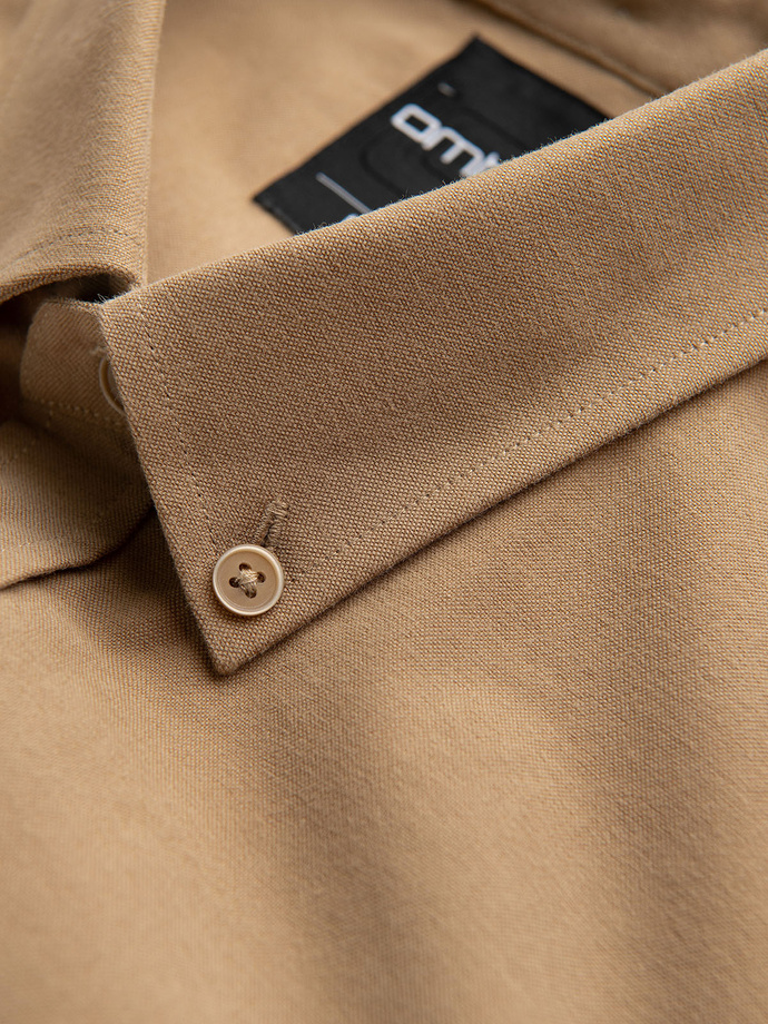 Męska koszula bawełniana REGULAR FIT z kieszenią - jasnobrązowa V2 OM-SHOS-0153