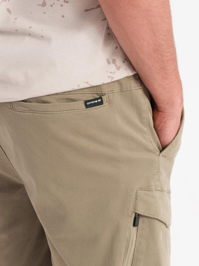 Men's loose-fit shorts with cargo pockets - light olive V3 OM-SRCG-0194
