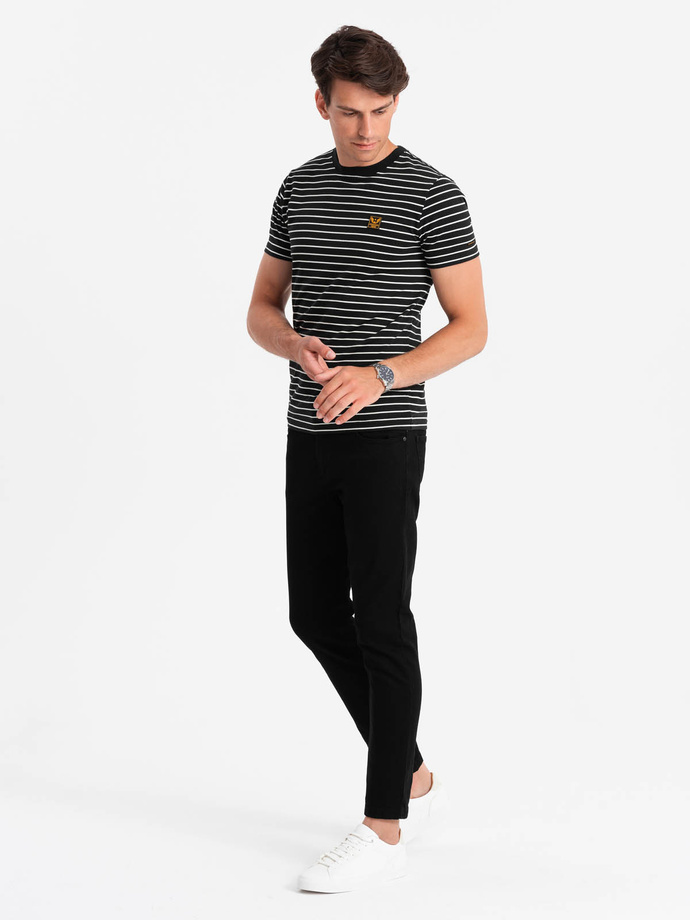 Męski t-shirt w paski z patchem Ombre Design – czarno-biały V2 OM-TSCT-0183