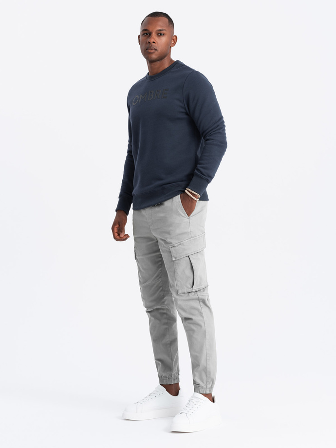 Klasyczna bluza dresowa męska z napisem – granatowa V3 OM-SSPS-0181