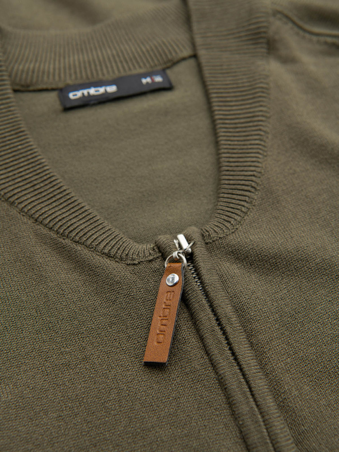 Sweter męski z wiskozą i rozpinanym dekoltem – oliwkowy V1 OM-SWZS-0124