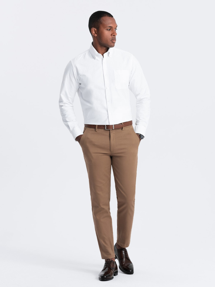 Spodnie męskie chino SLIM FIT z delikatną teksturą - brązowe V2 OM-PACP-0190