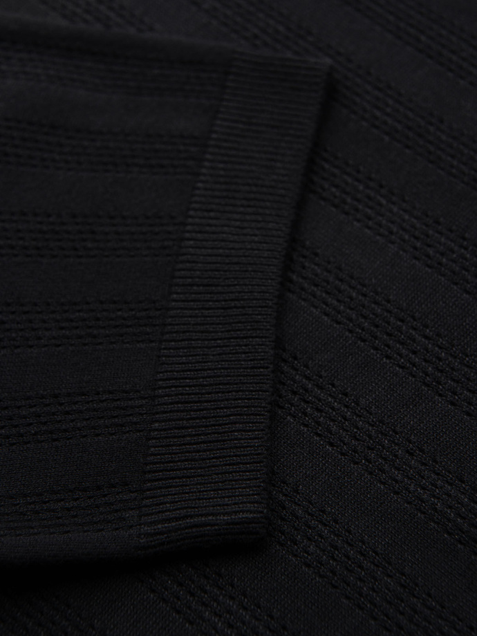 Koszulka męska polo ażurowa z suwakiem przy dekolcie – czarna V2 OM-POSS-0158