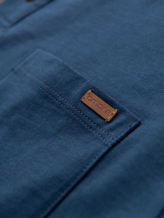 T-shirt męski z dekoltem na guziki i zamszowym wykończeniem – ciemnoniebieski V2 OM-TSCT-0206