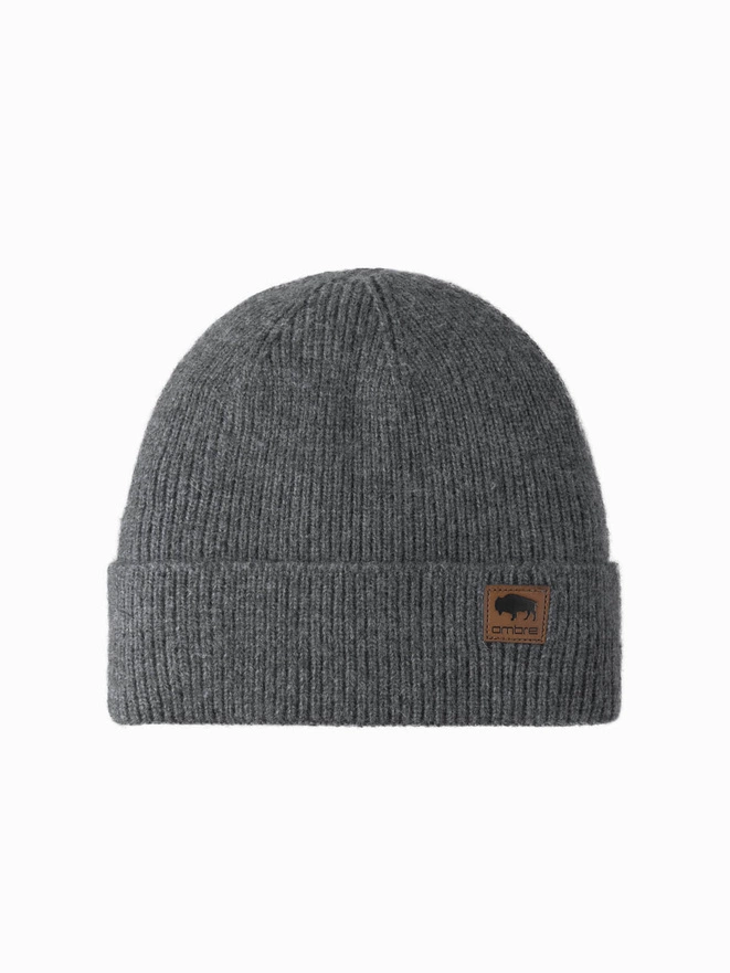 Męska dzianinowa czapka beanie z naszywką – szary melanż V2 OM-ACWH-0123