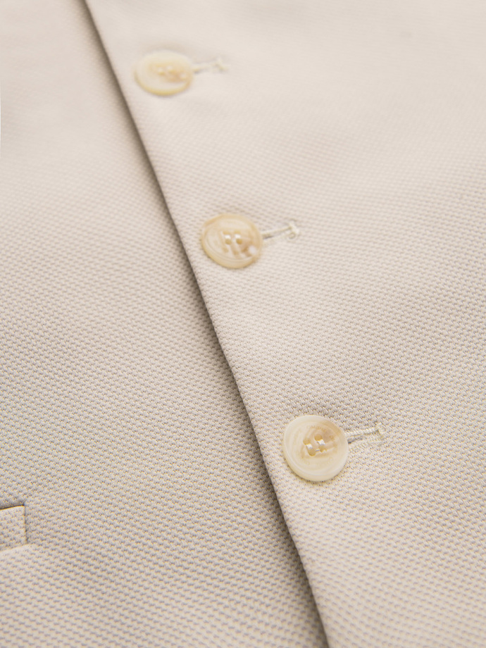 Dopasowana elegancka męska kamizelka z elastanem i klapami – beżowa V2 OM-BLZV-0145