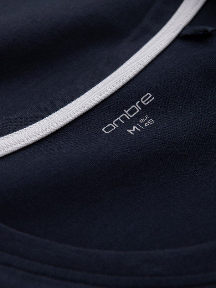 Longsleeve męski z elastanem sygnowany z dekoltem w serek - granatowy V2 OM-LSCL-0110