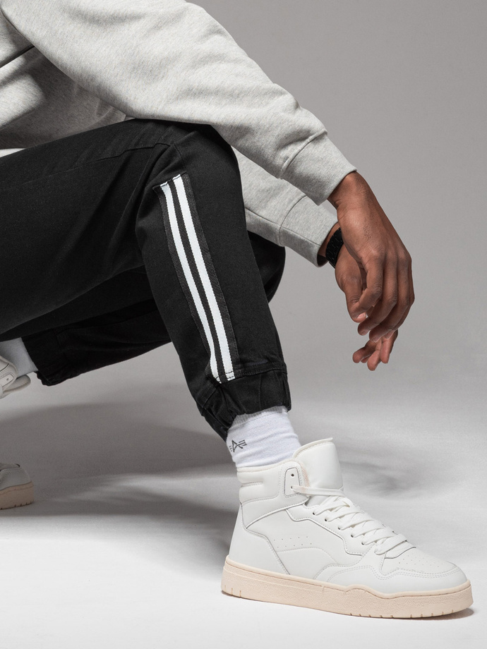 Jeansowe joggery męskie z lampasami – czarne V2 OM-PADJ-0156