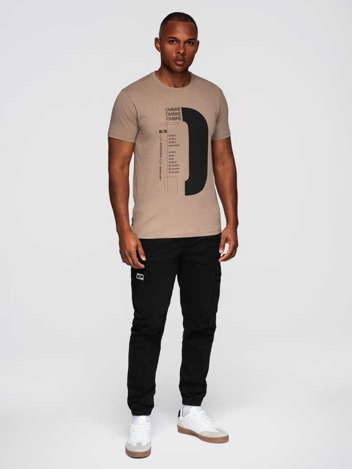 Koszulka męska z dużym printem – jasnobrązowa V2 OM-TSPT-0166