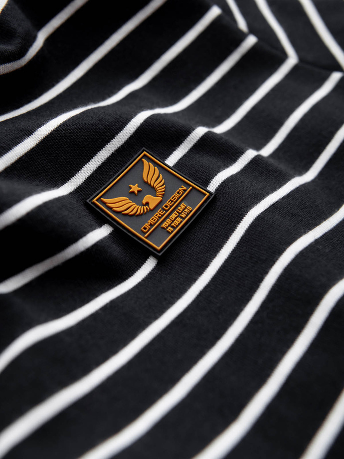 Męski t-shirt w paski z patchem Ombre Design – czarno-biały V2 OM-TSCT-0183