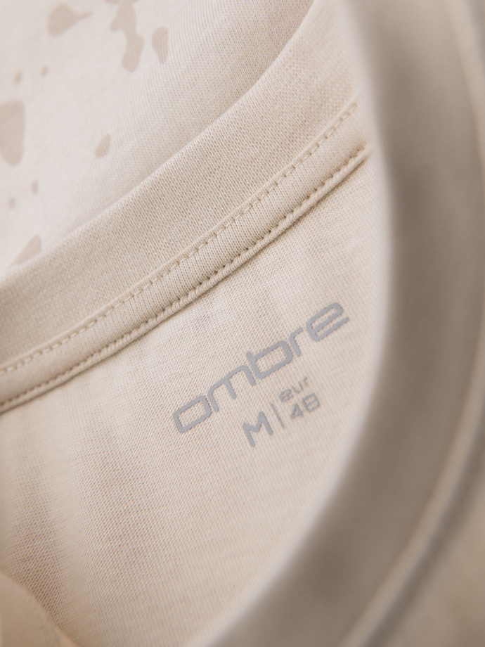 Men's T-shirt with print and round neckline - cream V2 OM-TSFP-0187