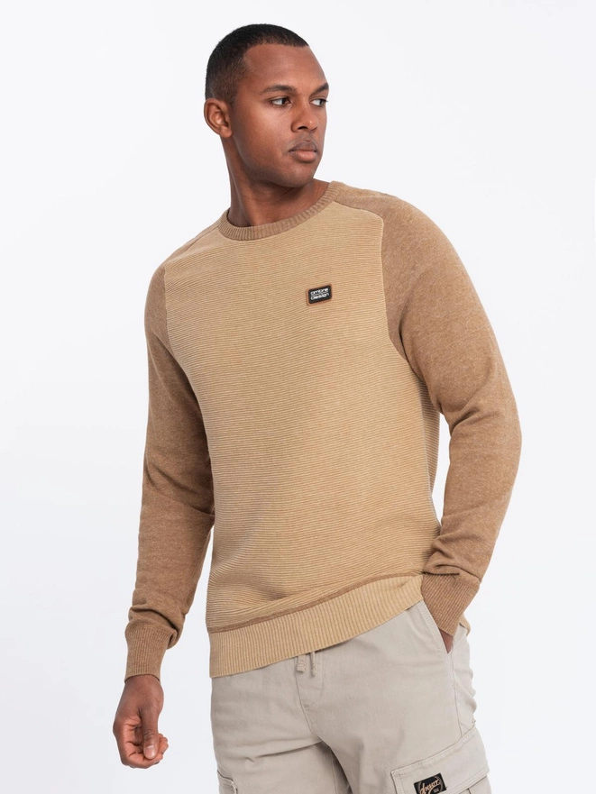 Men's cotton sweater with patch and raglan sleeves - brown V4 OM-SWSW-0121