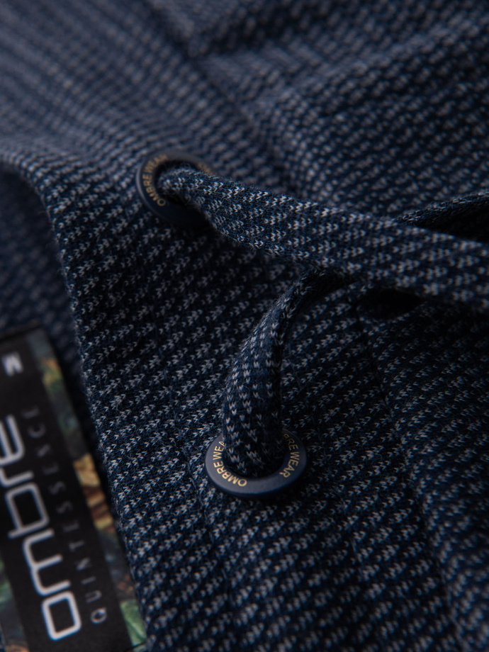 Męskie krótkie spodenki na gumce ze strukturalnej dzianiny – granatowe V1 OM-SRCS-0177