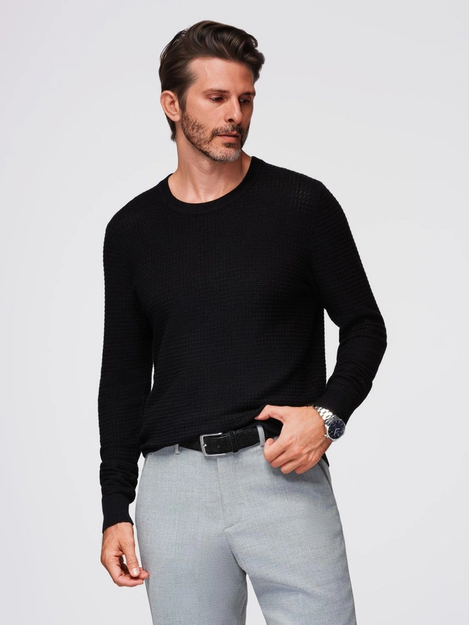 Structured men's sweater with round neckline - black V3 OM-SWSW-0181