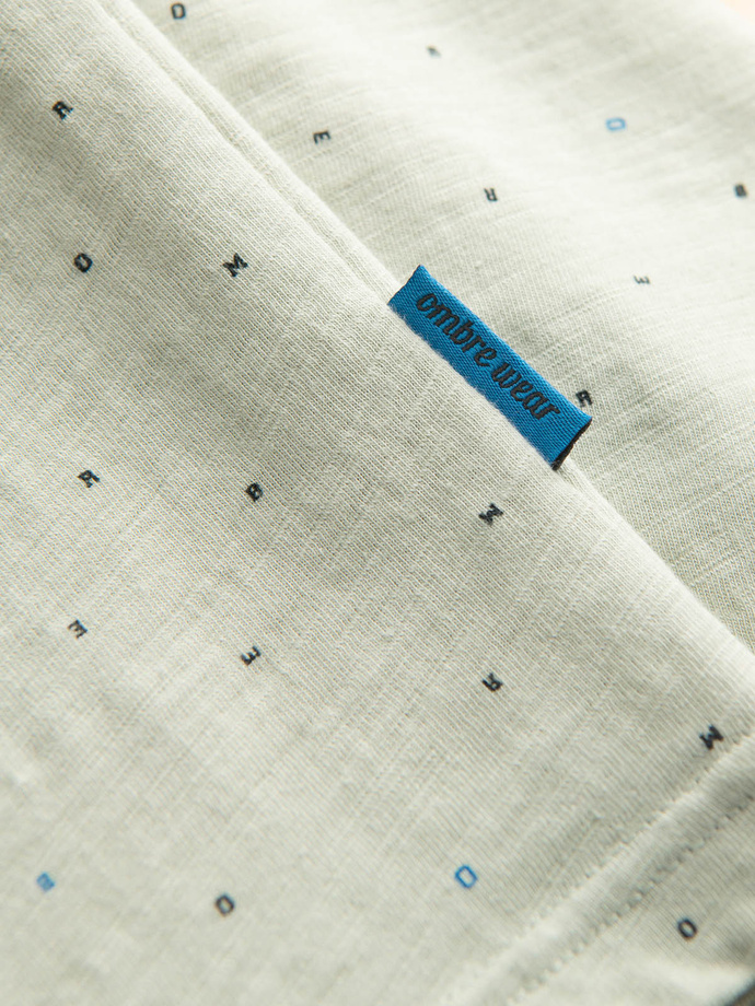 T-shirt męski fullprint z kolorowymi literami - jasnozielony V5 OM-TSFP-0185