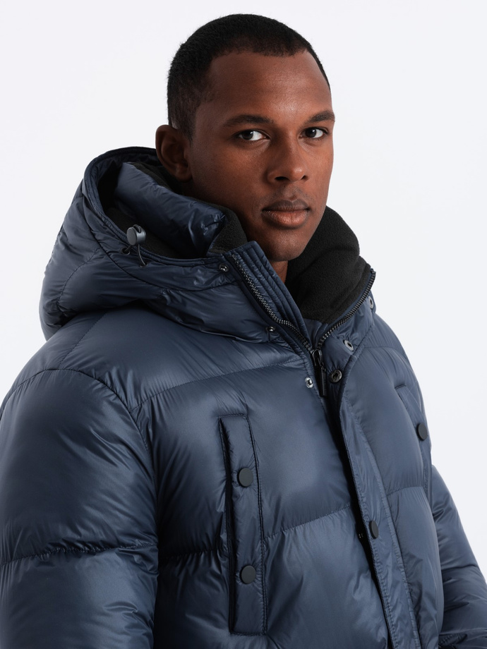 Men's long puffer jacket with snap pockets - navy blue V3 OM-JALJ-0186